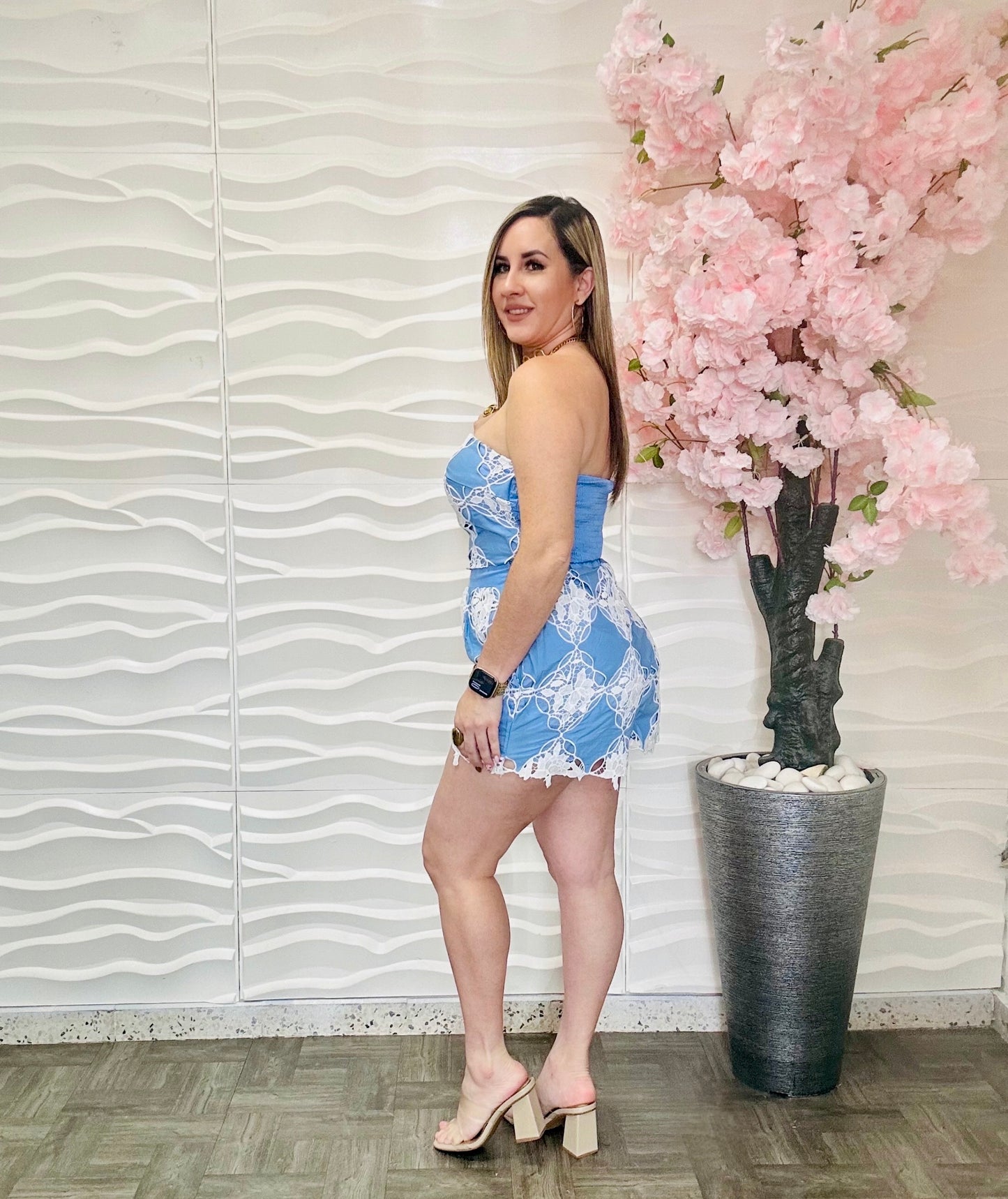 Moni set