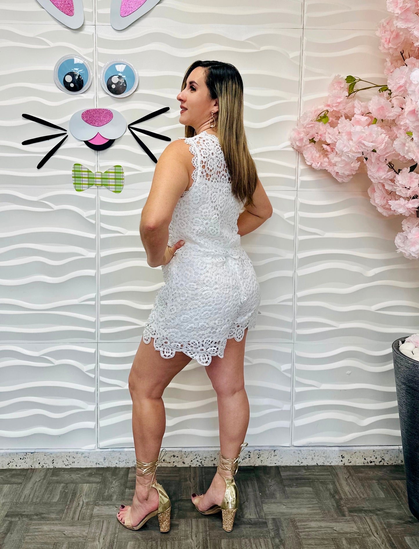Yaqueline white set